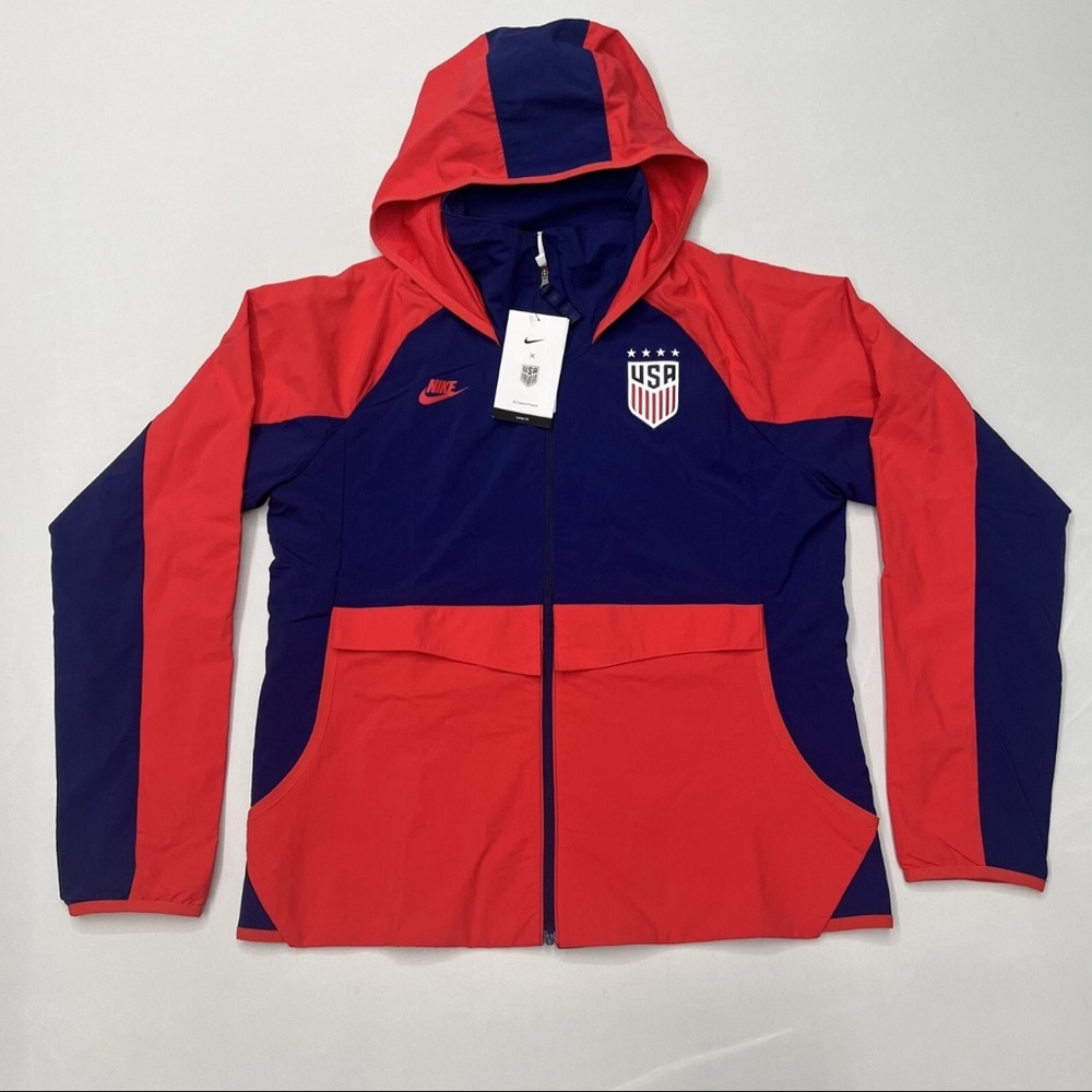 Womens Size M Nike USA Soccer AWF Red World Cup Jacket Medium All weather jacket